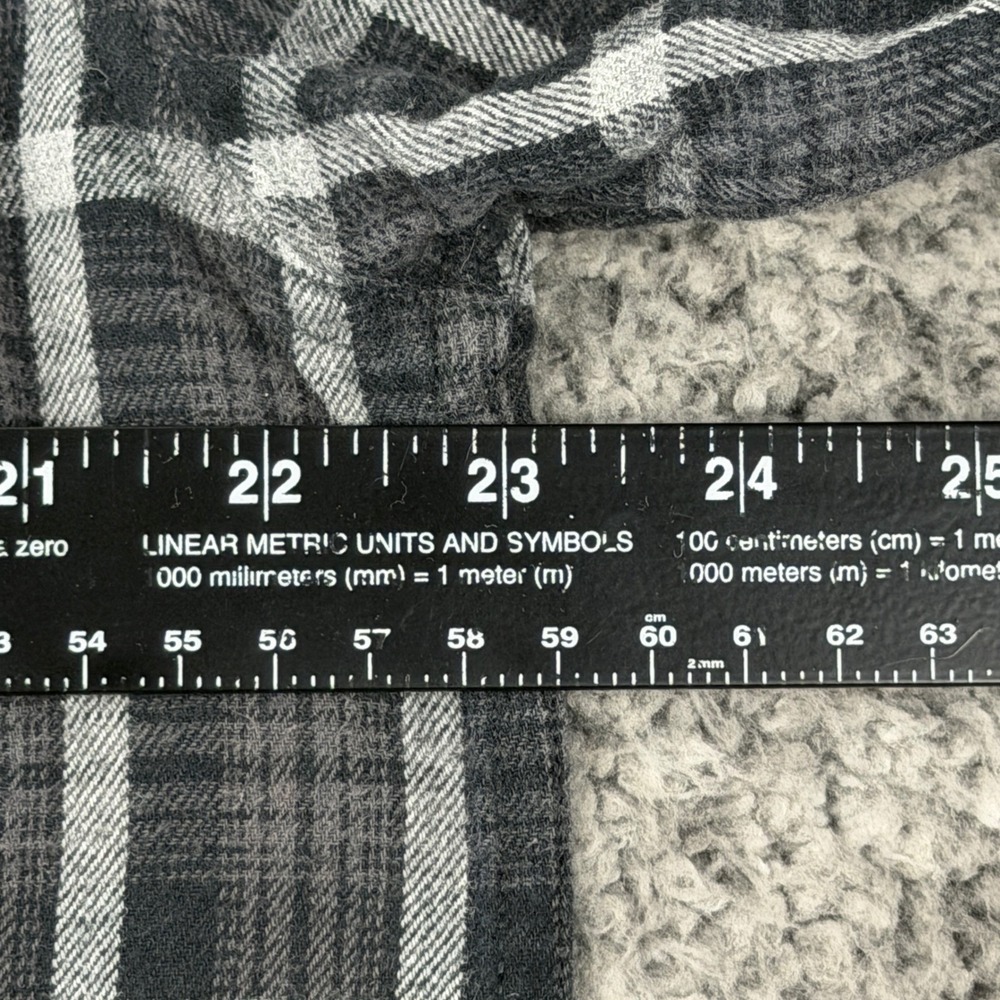 Outdoor Life Men's Size L Plaid Flannel Long Sleeve Button Up Shirt Gray White - Picture 5 of 10